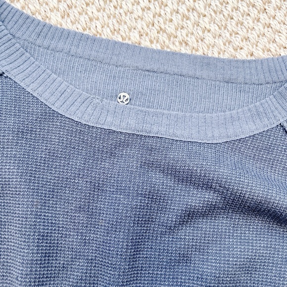 Lululemon Athletica Blue Gray reversible Waffle Boat Neck long Sweater womens 6 - Picture 3 of 5
